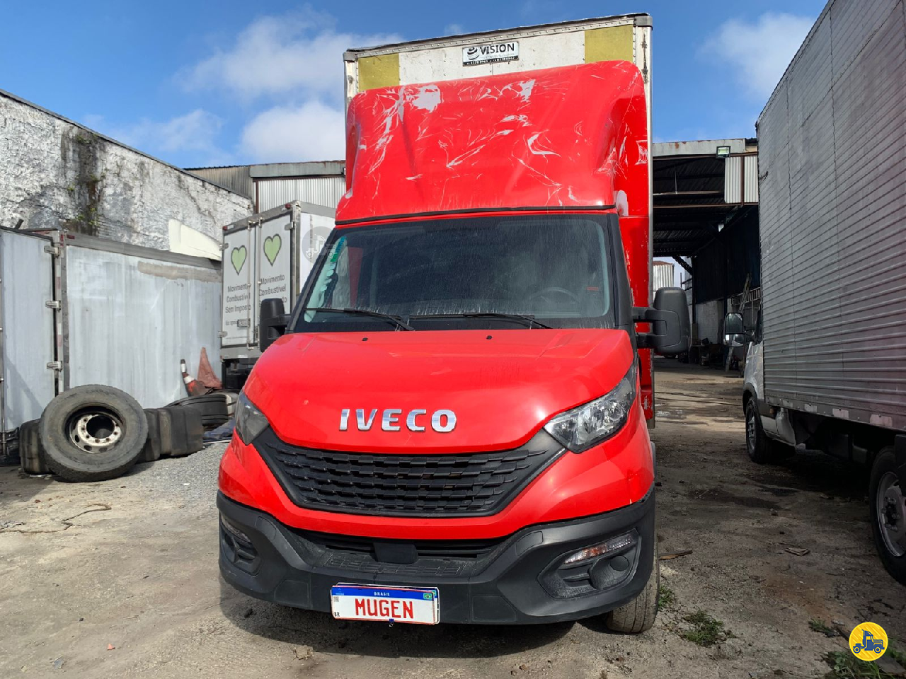 CAMINHAO IVECO DAILY 35-150 Baú Furgão Toco 4x2 Mugen Caminhões GUARULHOS SÃO PAULO SP